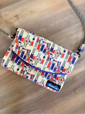 Kavu Women's Crossbody Bag in Multicolor Aztec Print